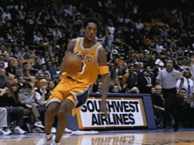 意外坠落的科比留下的精神遗产,kobe篮球运动鞋top22