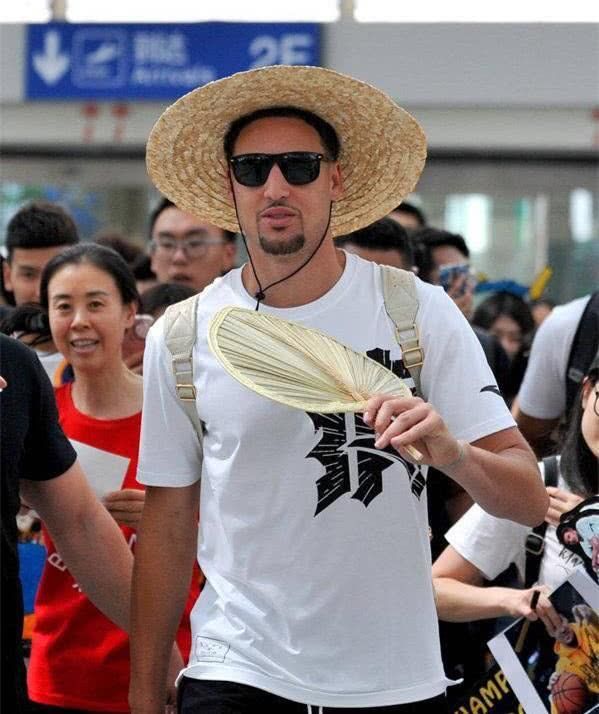 欧文10年赚了16亿同届的克莱伦纳德和巴特勒赚了多少