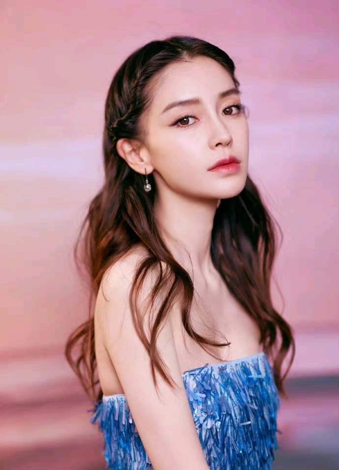 图片来源@杨颖,仅用于个人欣赏. 杨颖蓝色梦幻纱裙,来自海洋的美女.
