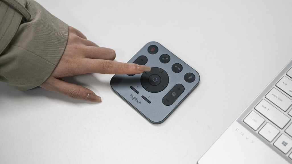 可以用手机控制的遥控器 0671f0c4efd4bf4c18da06757149938506f9a7ed.jpg