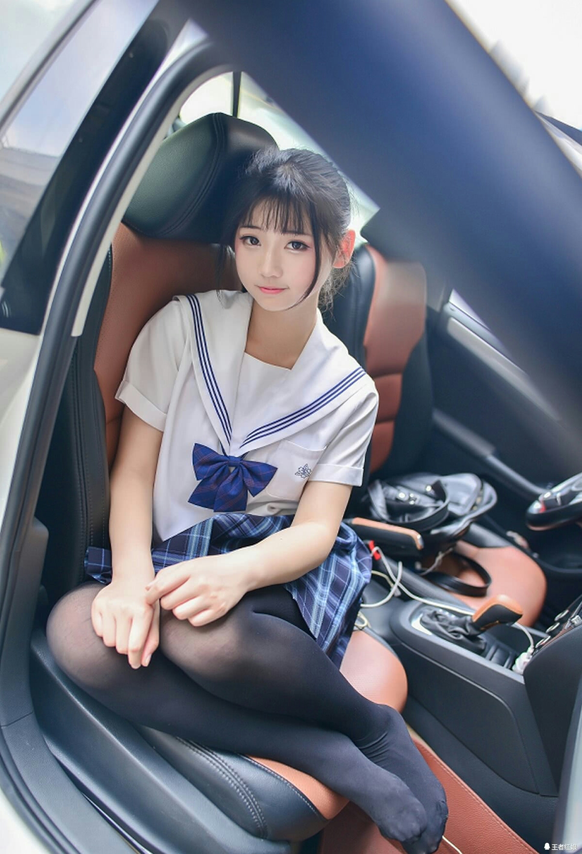 「次元美图」小姐姐的cos集,足控向