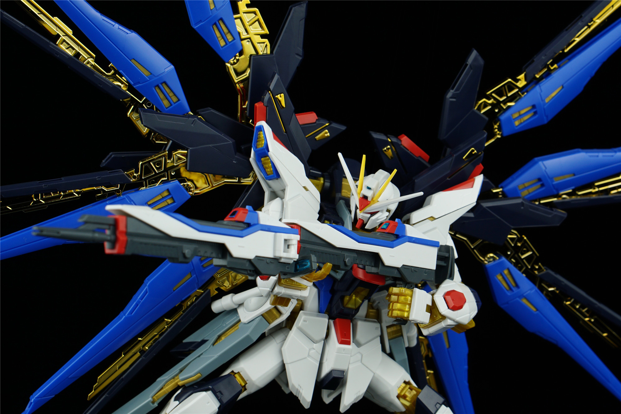 【评测】最强,最帅!万代rg 1/144 强袭自由高达