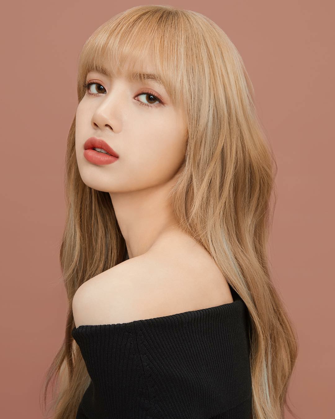 kpop团体新纪录达成√ lisa