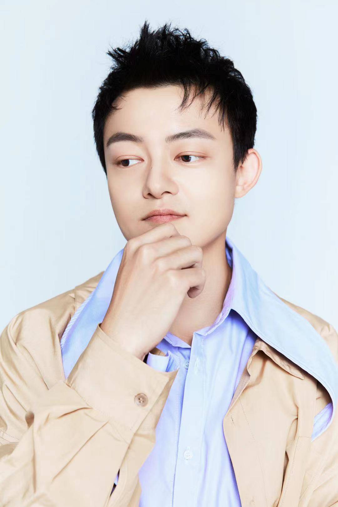 《打火机与公主裙》开拍 万国鹏帅气亮相开机仪式