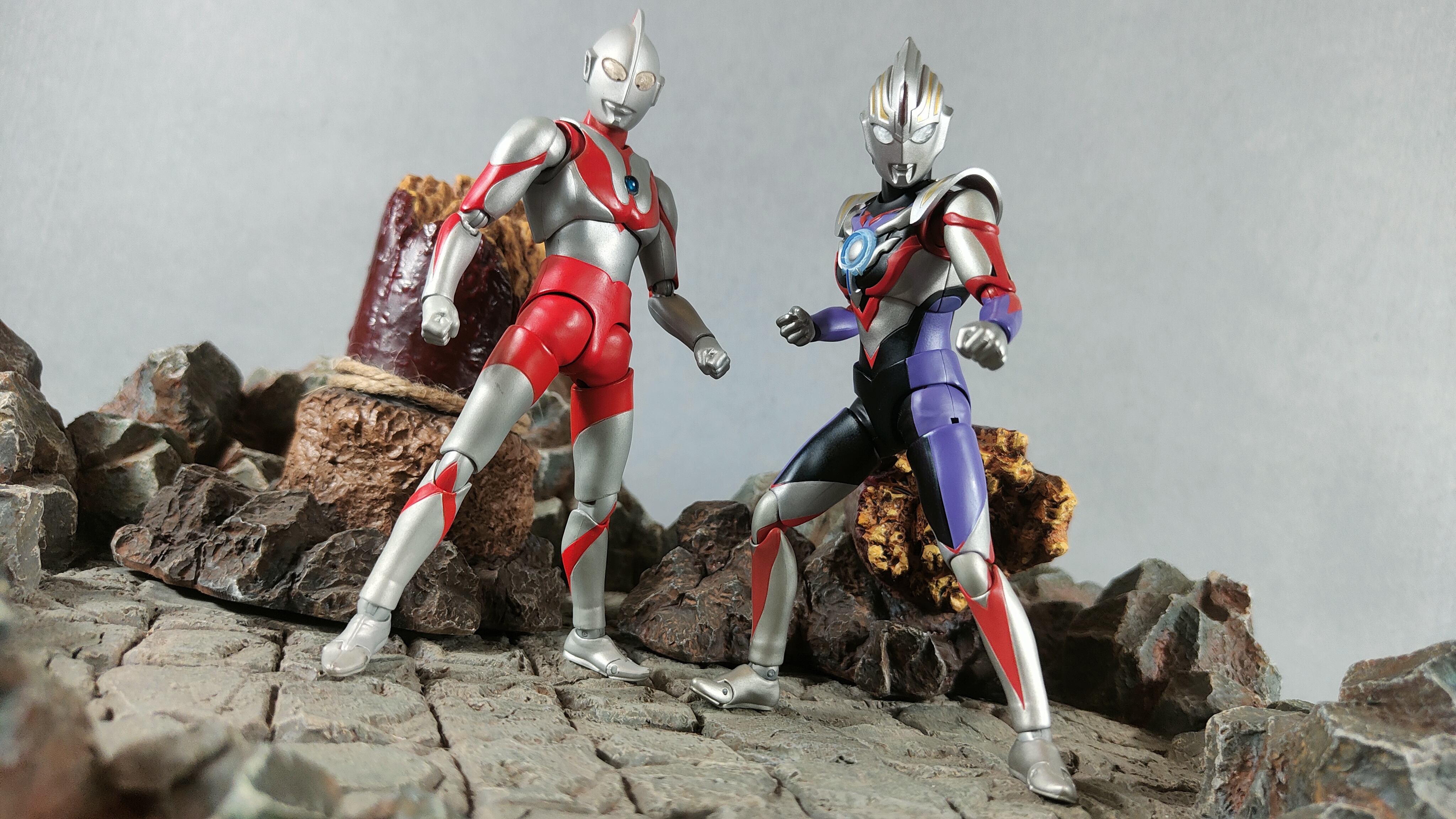 万代模型 shf 初代奥特曼&欧布奥特曼重光形态