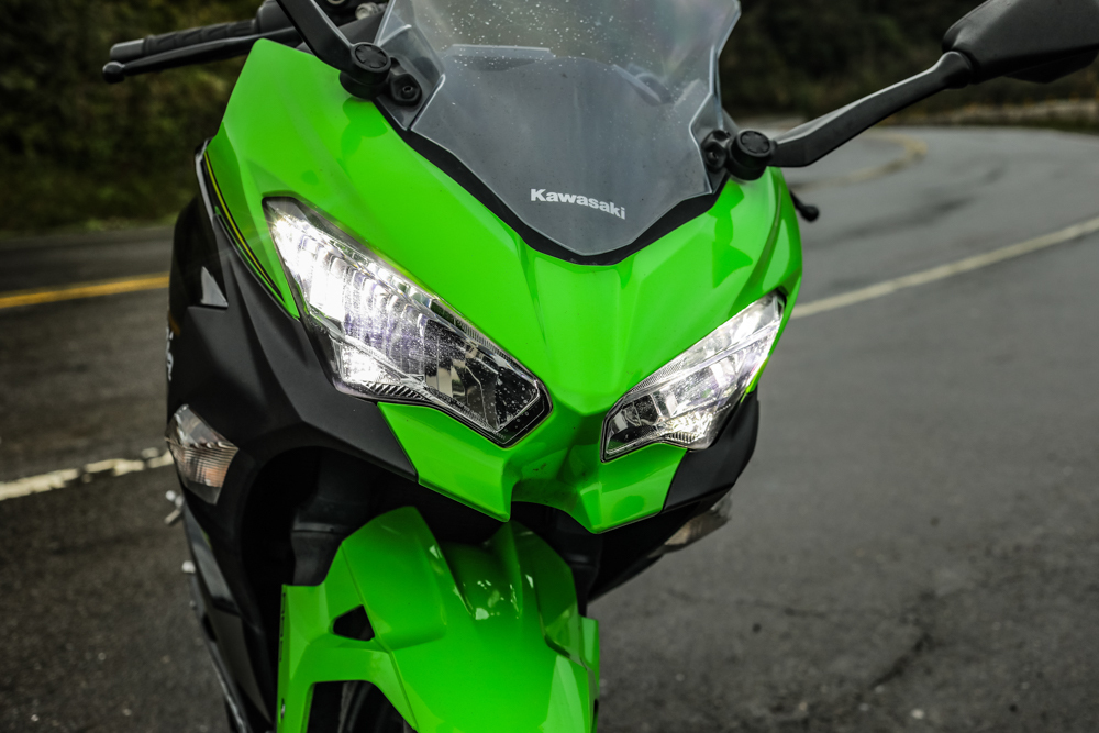 跑车大战 0a72fe9eff3b3d1a285c961cff83b3a1a700e865.jpg