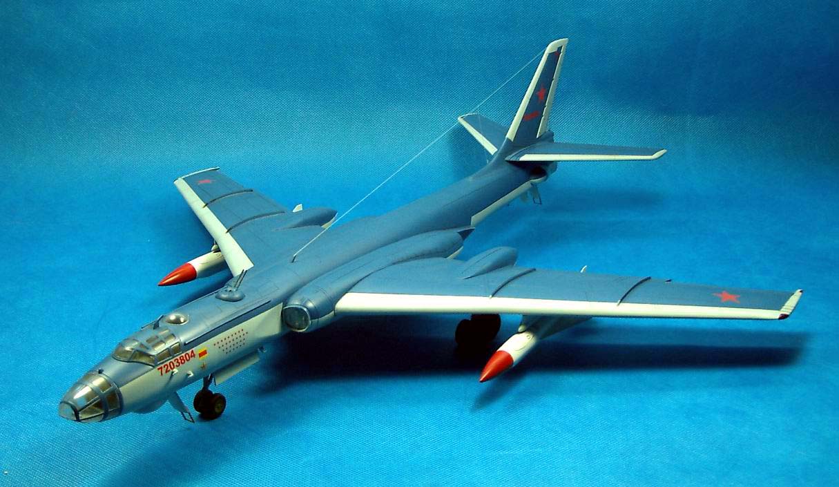 小号手1/72tu-16轰炸机(图-16在行动)