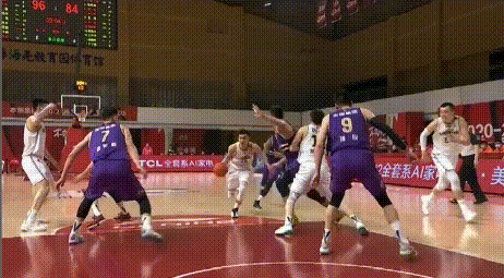 俞长栋跳步上篮动作大韩德君原地呆住王少杰吃技犯马布里无奈注视