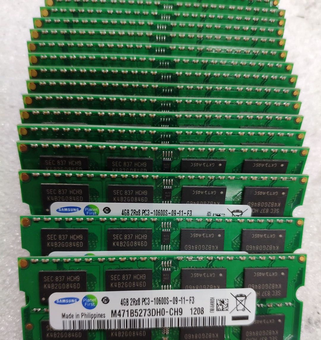 如何挑选内存条是否合适 0d0942120d8743d4f9be6bc2c0c501429f9f71f6.png