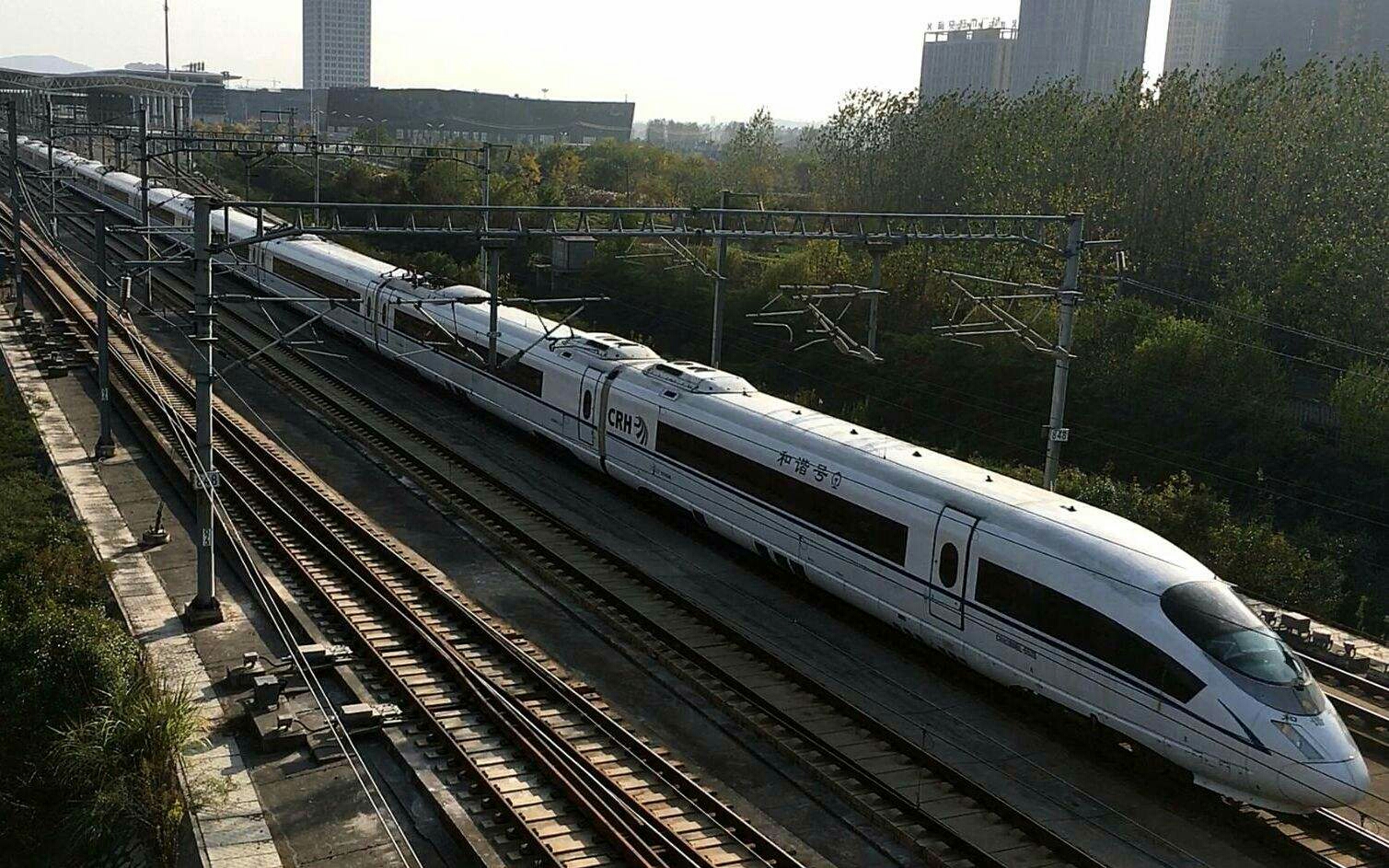 国内高铁车型一把手-crh380型电力动车组