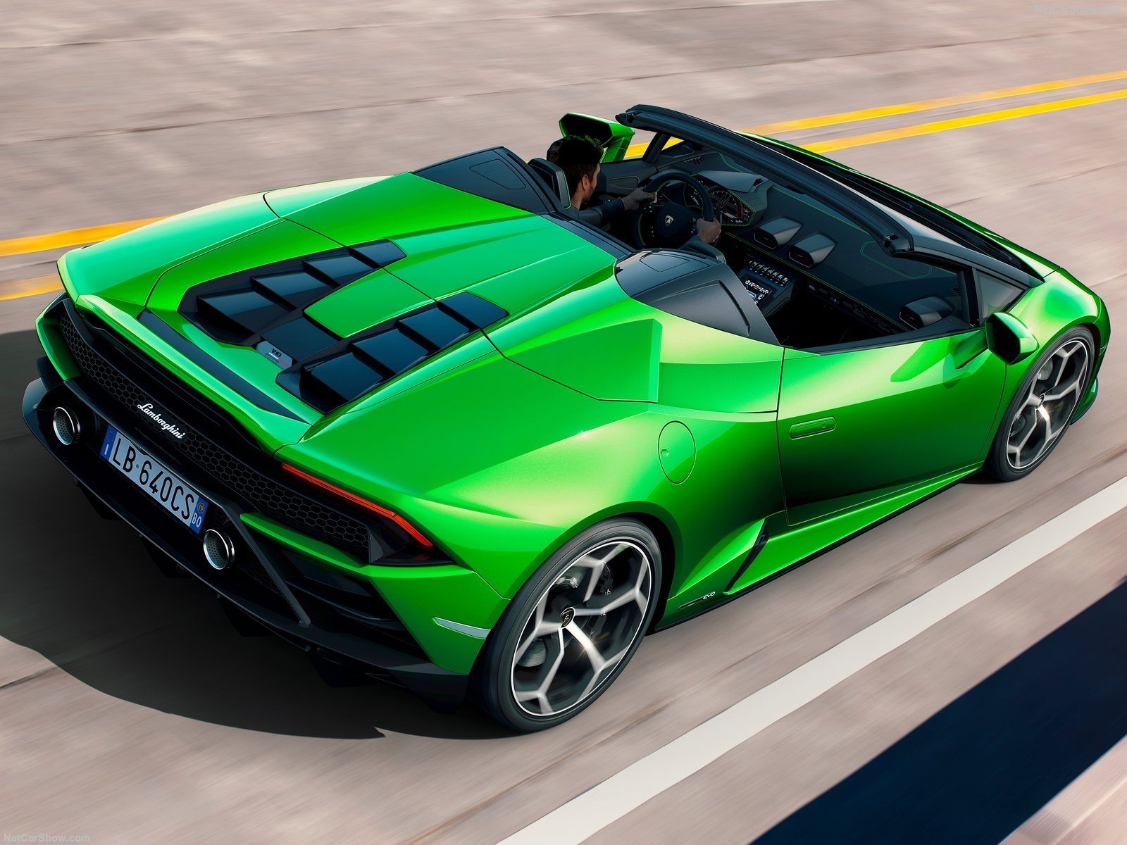 兰博基尼小牛 lamborghini huracan evo spyder