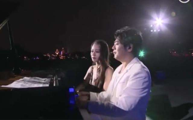 郎朗与新婚妻子合奏辛巴与娜娜的歌,才艺双全,美轮美奂