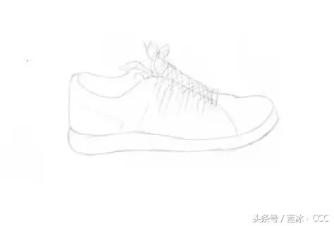 素描完全教程 接着,为其添加阴影,且要使阴影部分更具质感,以表现出鞋