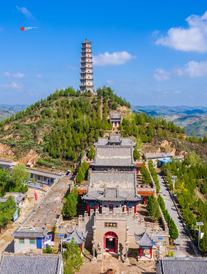 子洲,可能是榆林最小的县吧.拍西峰寺和南丰寨,天气都很好.