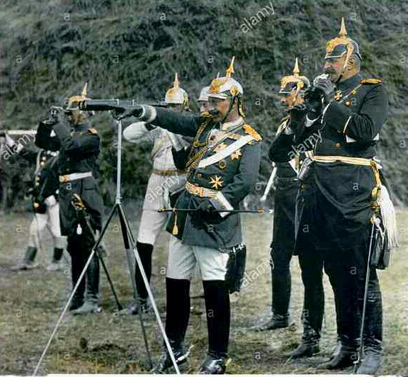 18世纪时,普鲁士的国王们就喜欢穿军装.
