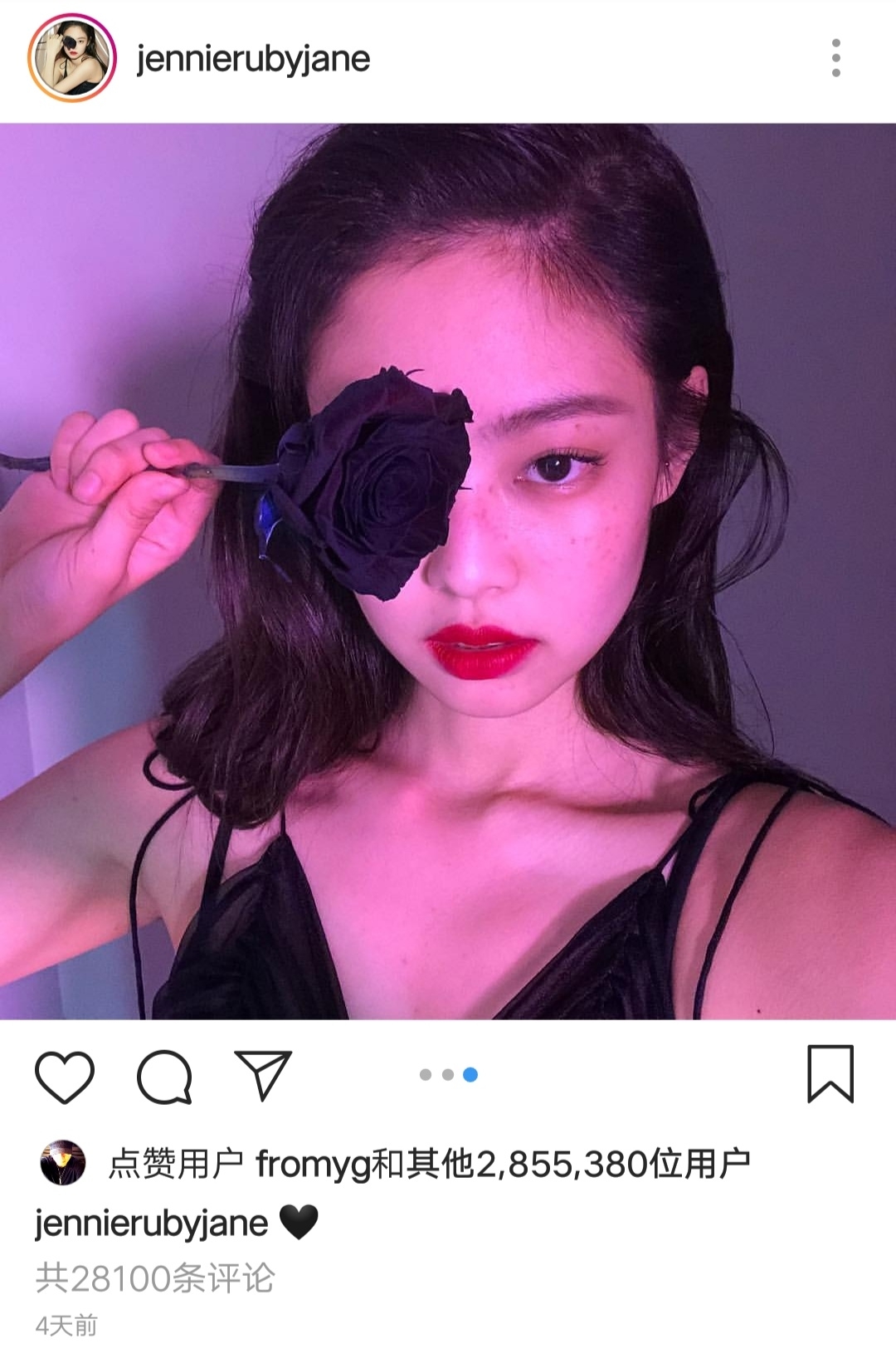 黑玫瑰jennie她更新了ins头像