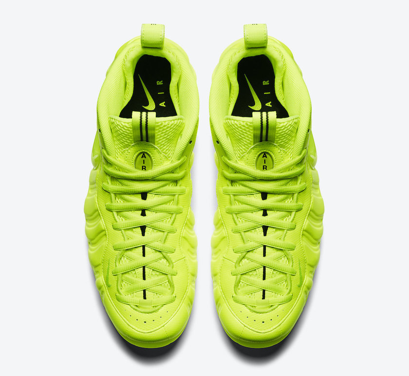 荧光绿泡 nike air foamposite pro"volt 时隔 7 年回归!