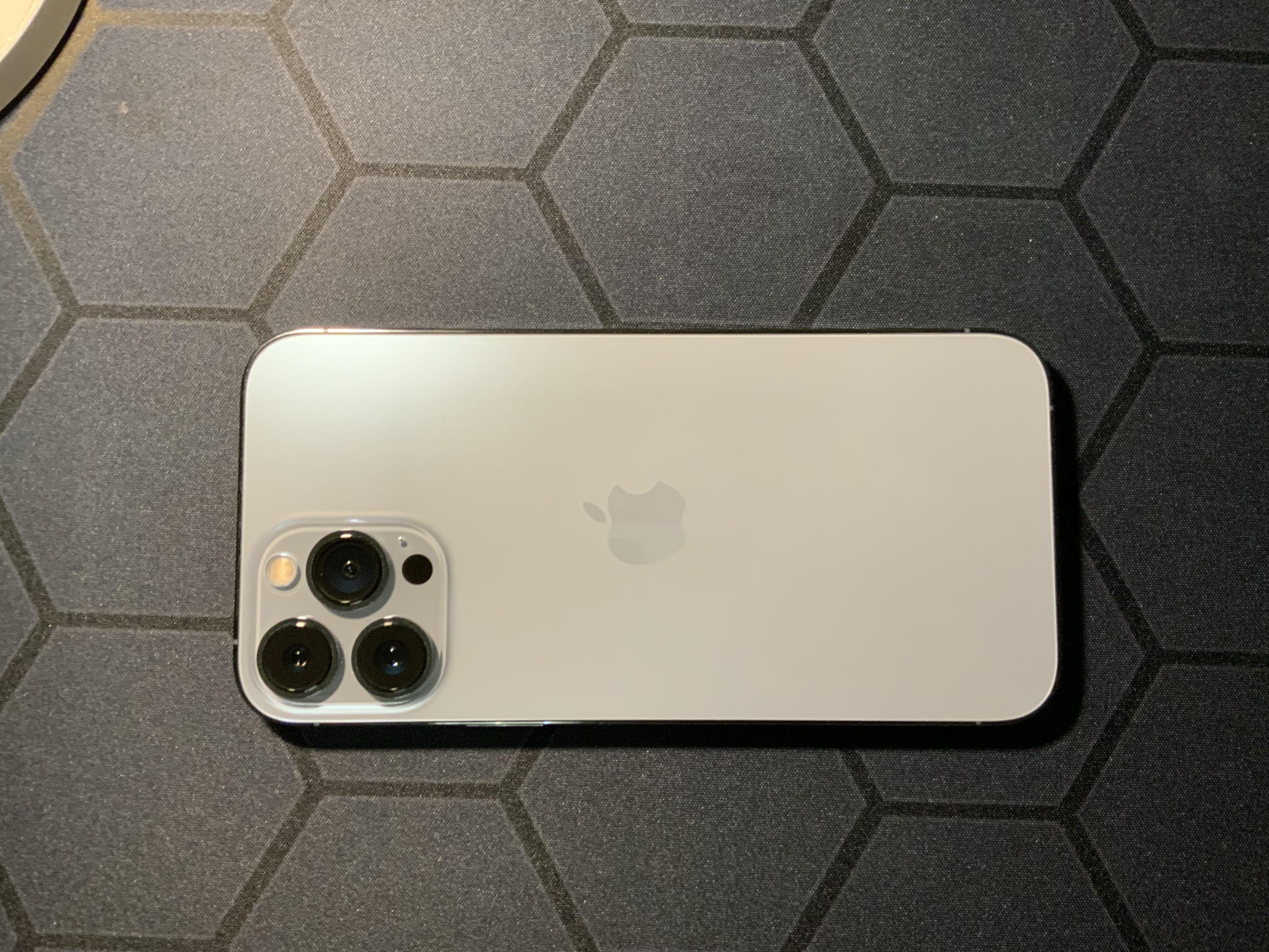苹果13promax外观,苹果13promax喇叭 iphone13promax纯买家真体验