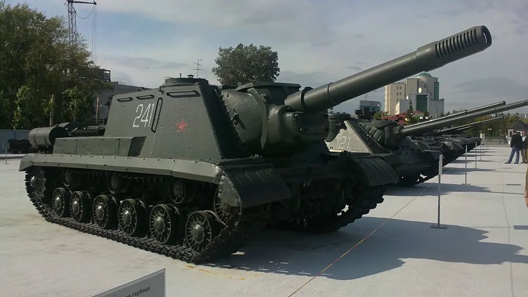 isu-152自行火炮