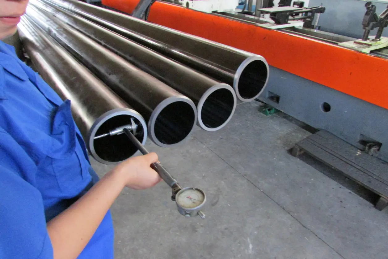 珩磨管生产厂家 珩磨管20# 珩磨管45#珩磨管规格尺寸表 油缸筒珩磨加工 滚压管子