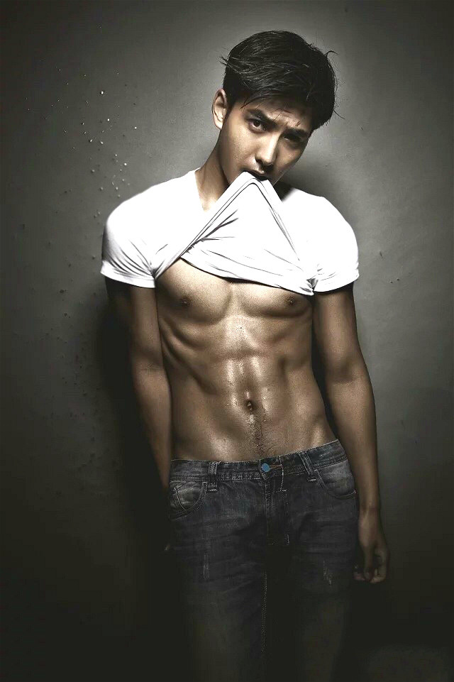 90后小鲜肉演员云翔，喜欢搞怪自拍，颜值高又可爱