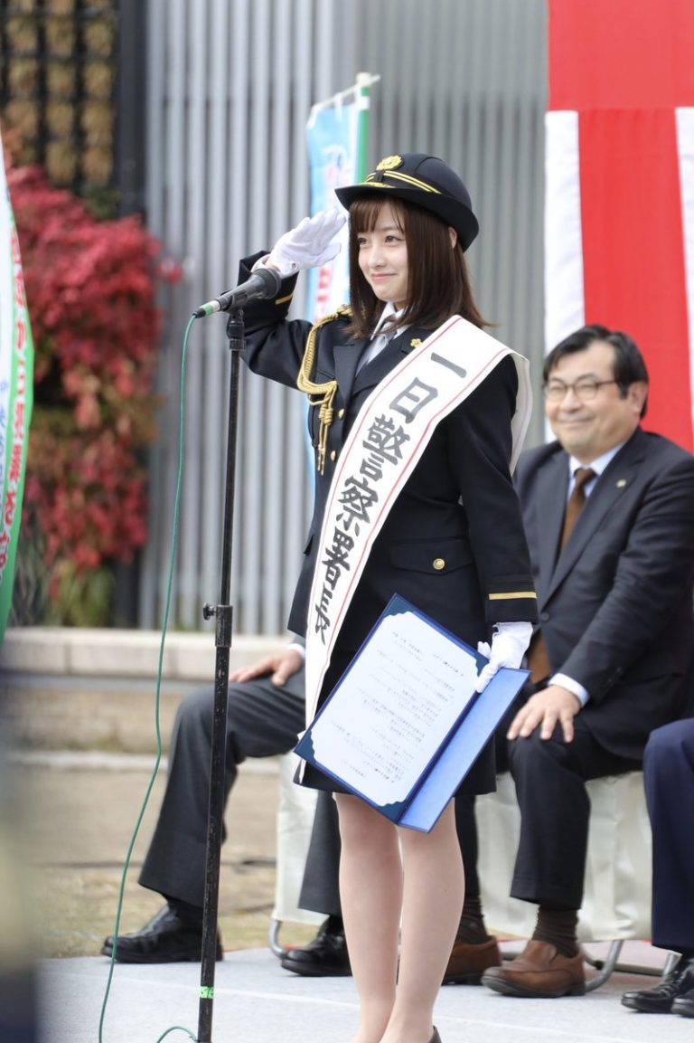 桥本环奈女警制服套图 第三十二期