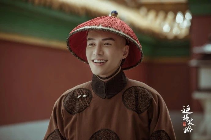 剧毕竟是剧,私下里的王冠逸应该算上小叔级的男演员,比上面两个多了