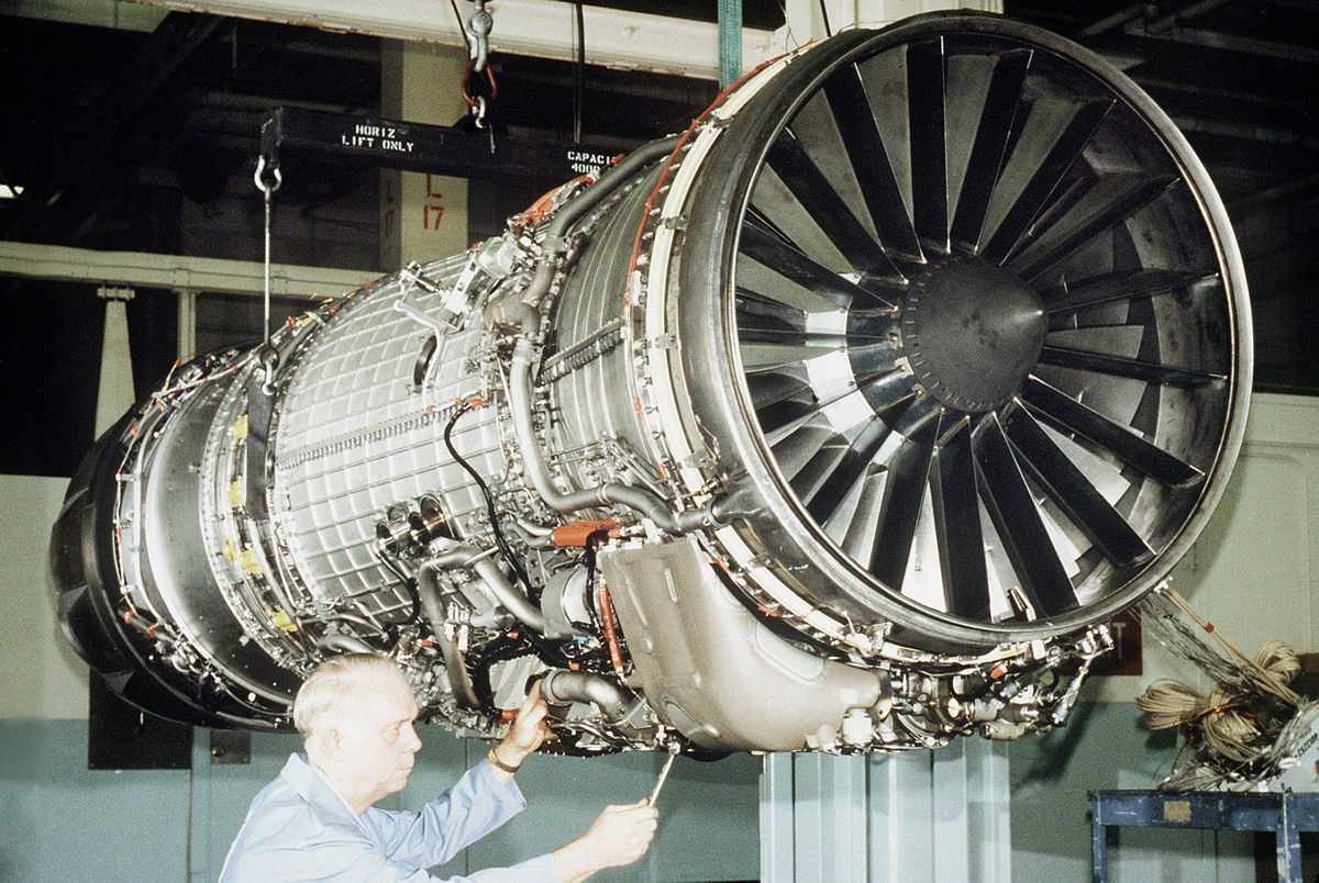 b-1b考虑到低速超音速突防,采用的引擎是4台ge f101-ge-102发动机,该