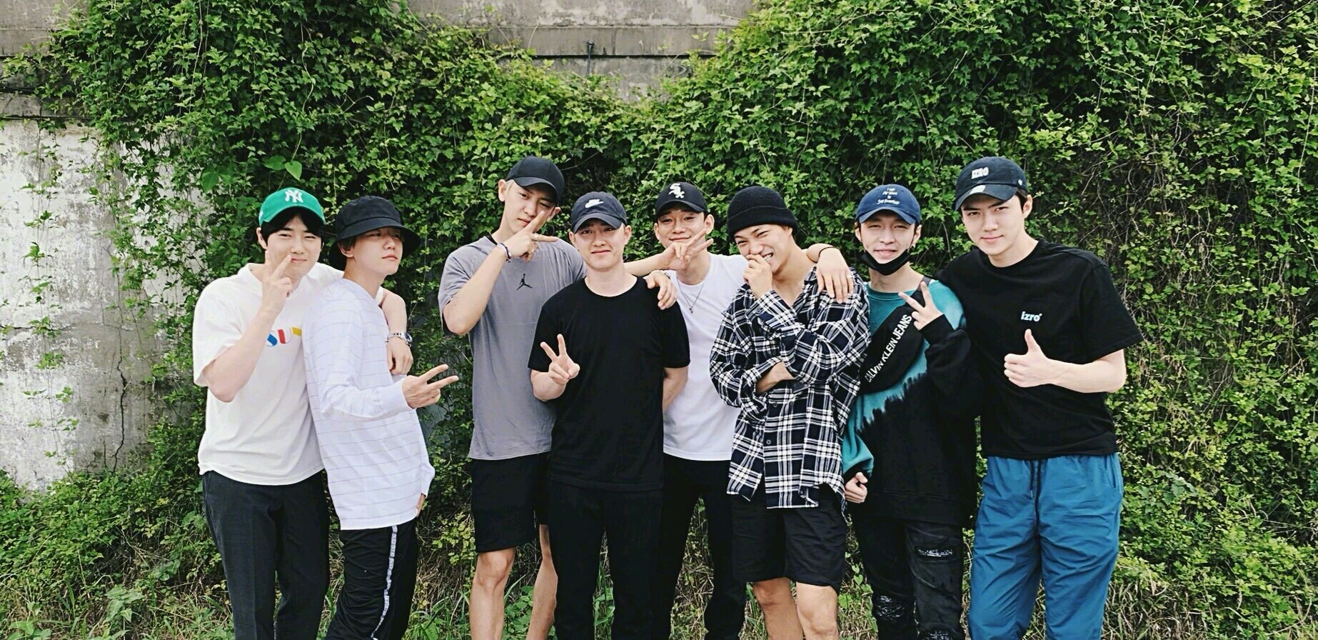 北京时间7月10日,exo伯贤作为队内第二位solo歌手出道,组合出道七年后