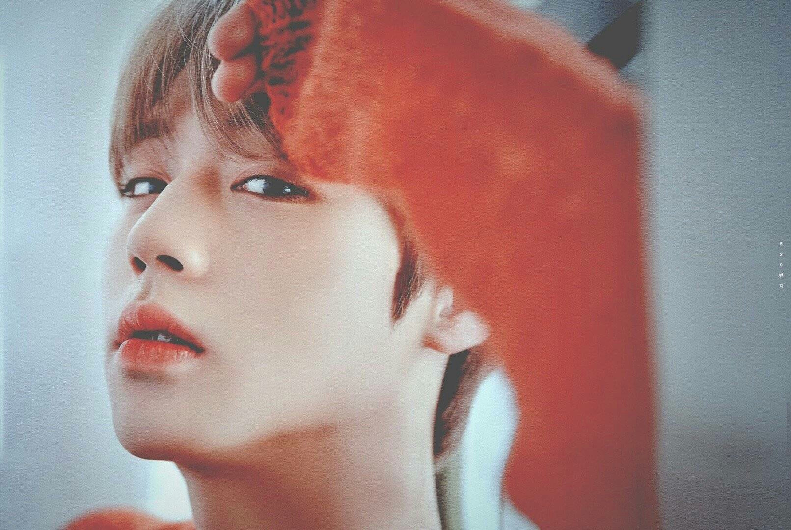 朴志训Singles杂志内页高扫图