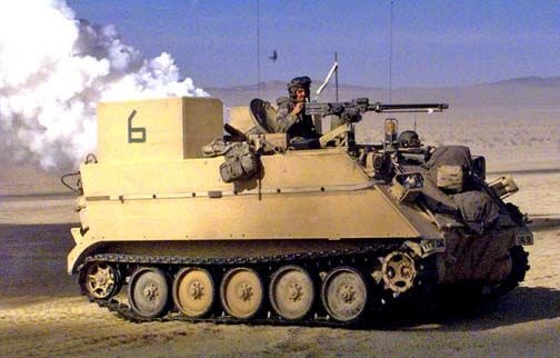 m2布拉德利步兵战车是美国现役的步兵战车,以美国陆军五星上将奥马尔