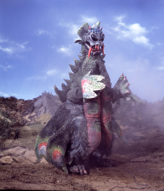 第七话 《怪獣対超獣対宇宙人》(《怪兽对超兽对宇宙人》) 第八话