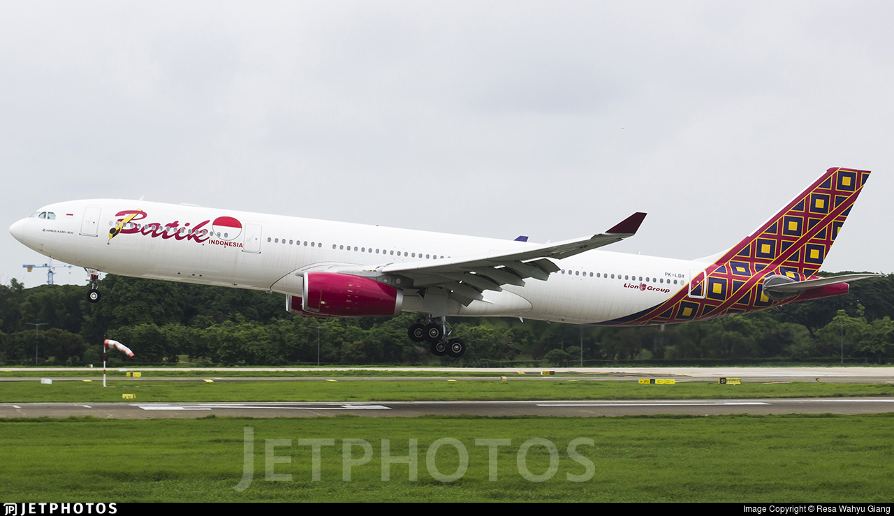 阿尔及利亚航空派出一架空客a330-202,注册号7t-vjc,机龄4年,航班号ah