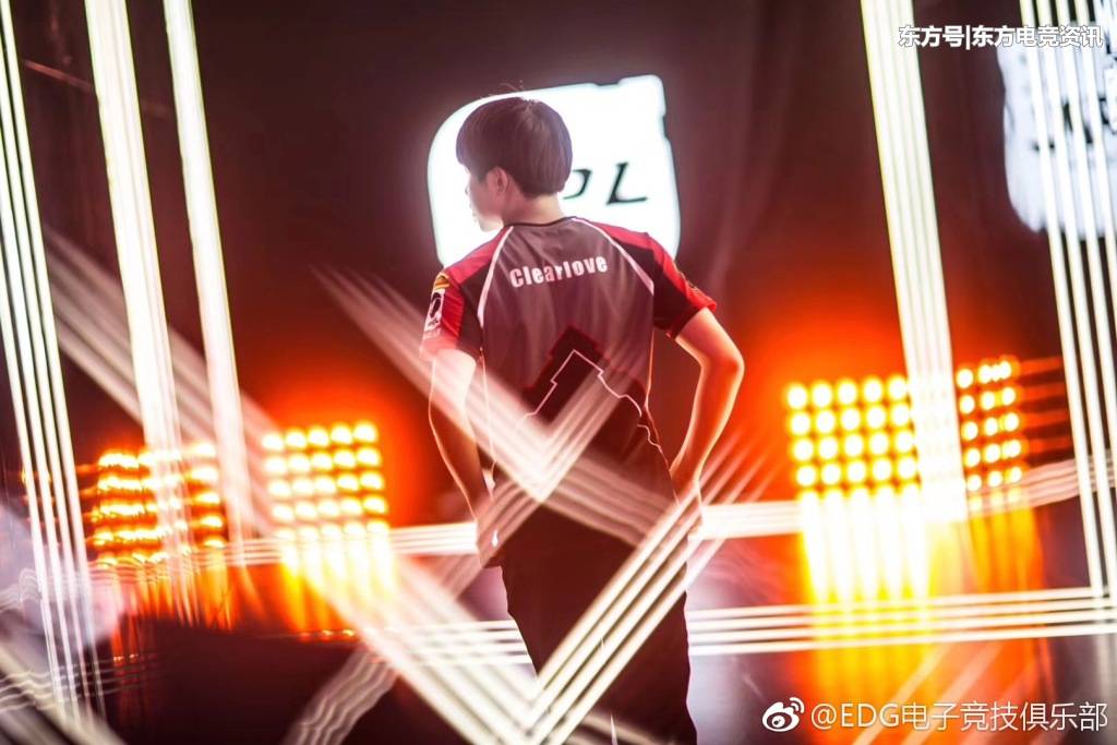 厂长离去?微博暗示退役,lpl001或断开连接