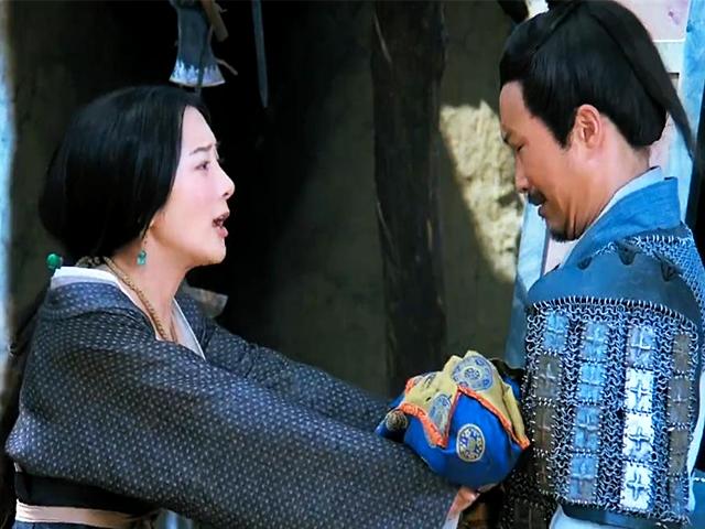 甘夫人与刘禅失落在乱军中,幸亏赵云舍命相救,才让甘夫人和刘禅回到
