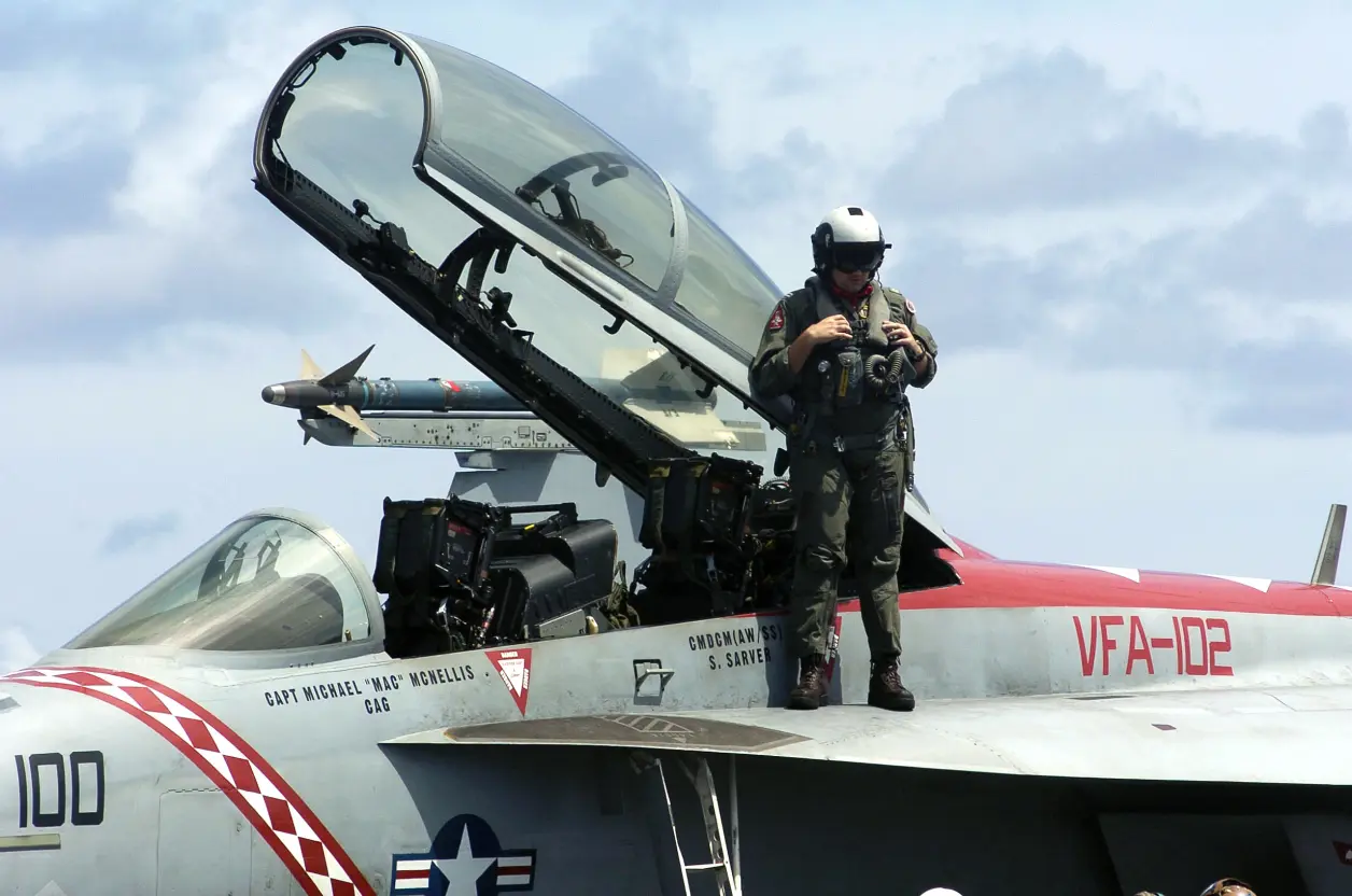 现代美国海军航空母舰空中作战 Modern United States Navy carrier air operations(图17) 现代美国海军航空母舰空中作战 Modern United States Navy carrier air operations(图17)