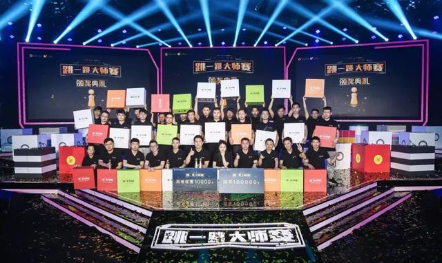 ��һ����ʦ��ȫ���ܹھ���¯��С��ϷҲ�����羺