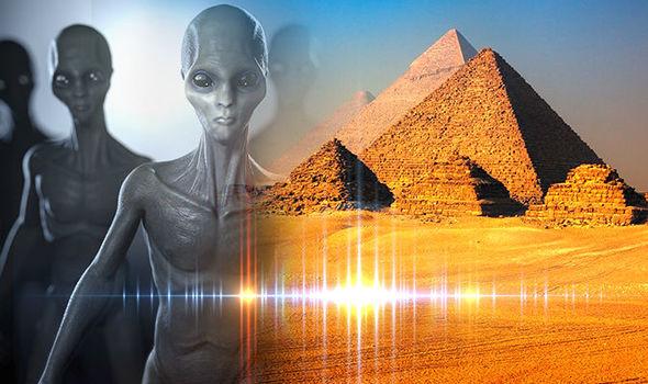 金字塔是外星人建的马斯克突发怪论他发现世界背后的什么了吗