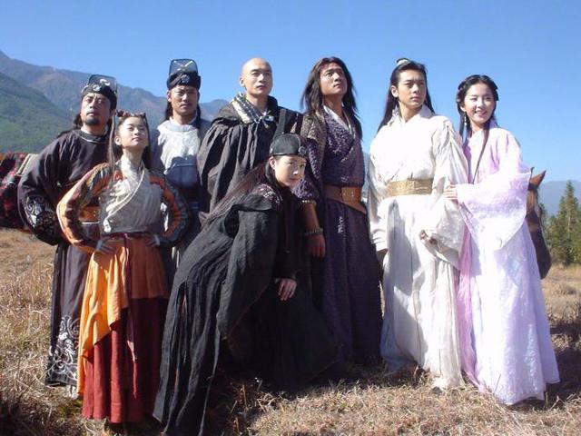 小议天龙八部 我只看过两个版本的《天龙八部》——黄日华版和胡军版