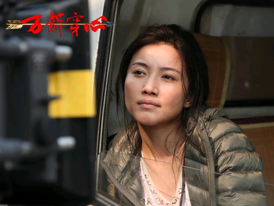 《囧妈》和《万箭穿心》中的大女主