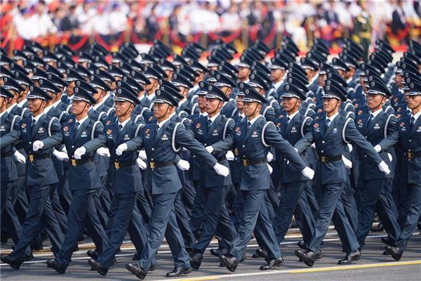 国庆70周年阅兵 文职人员方队首次亮相阅兵盛典