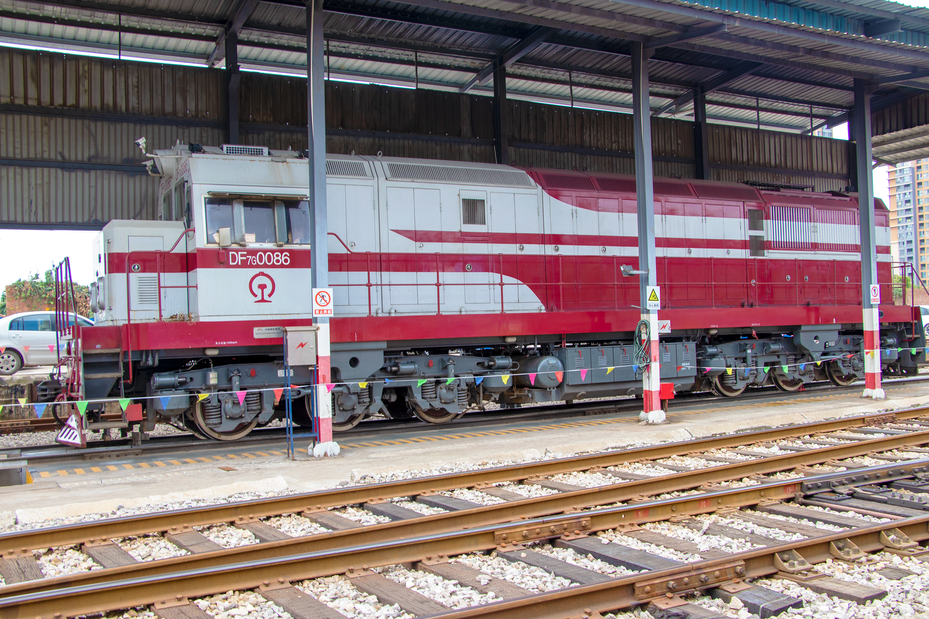 中国各型铁路机车对应研制工厂