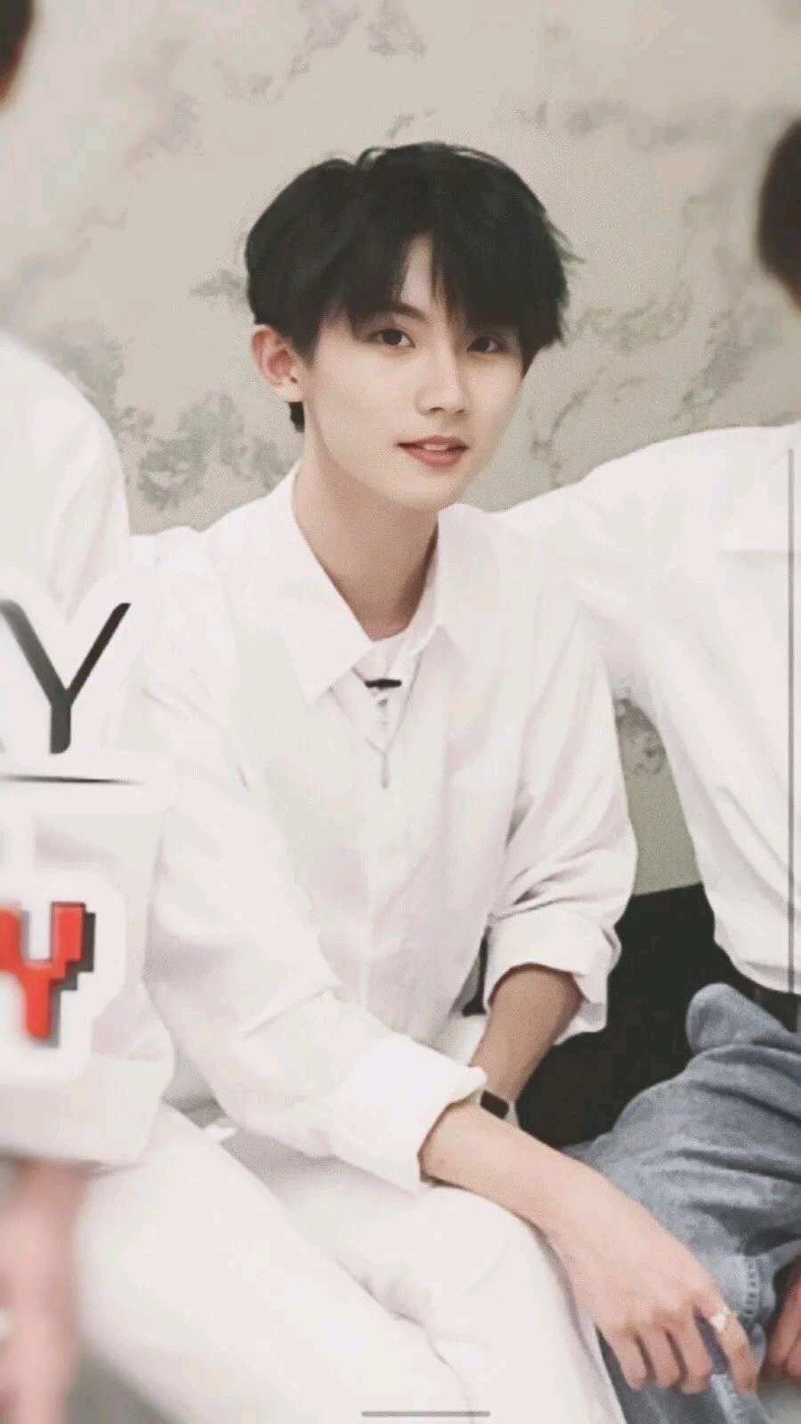 严浩翔发生了什么事 1f1a7b92b5ea693fc230df4c333e3ee3d8b45568.jpg