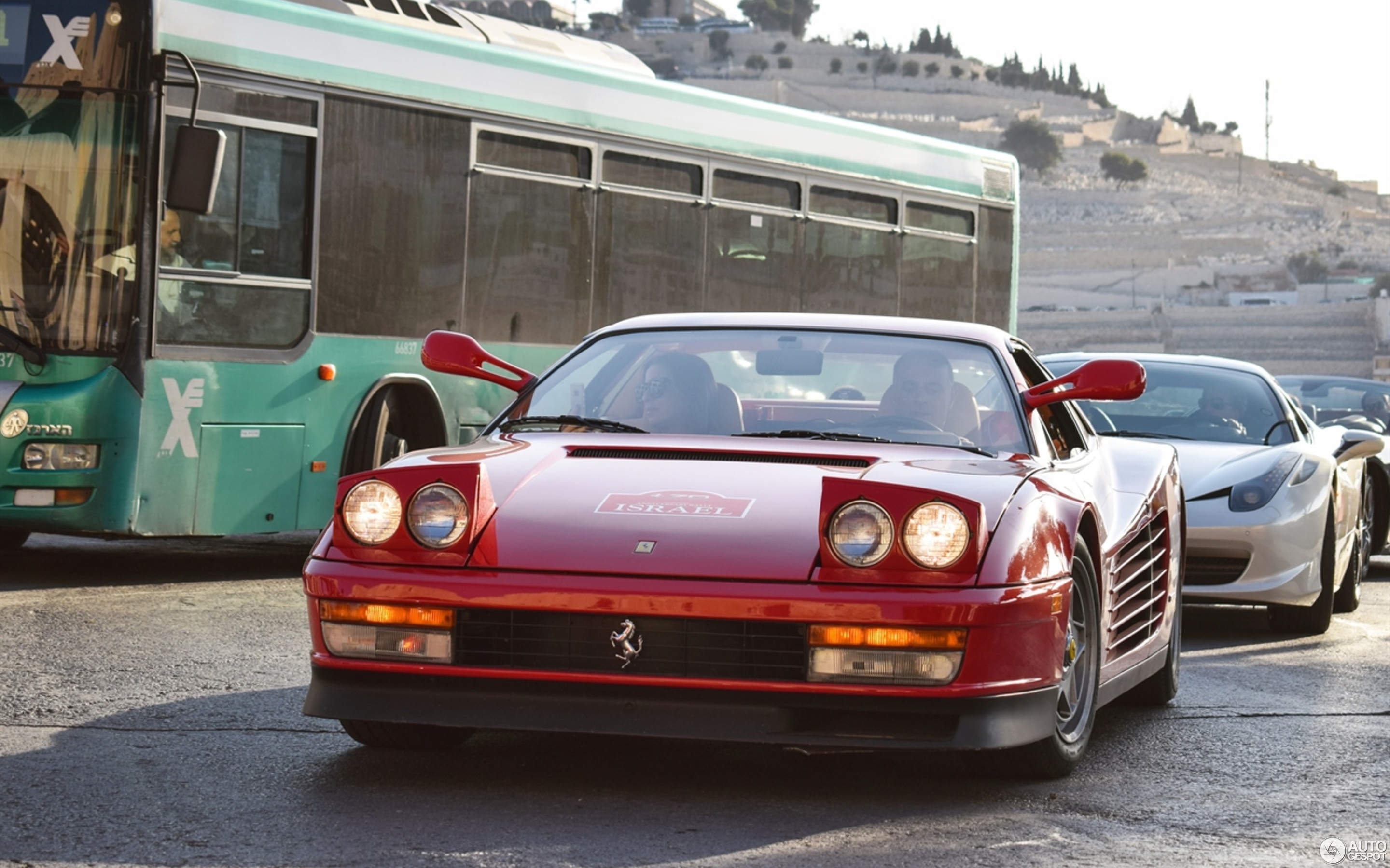 365 gtb/4 daytona 到 90 年代的 456m 期间很多车型都使用了这种车灯