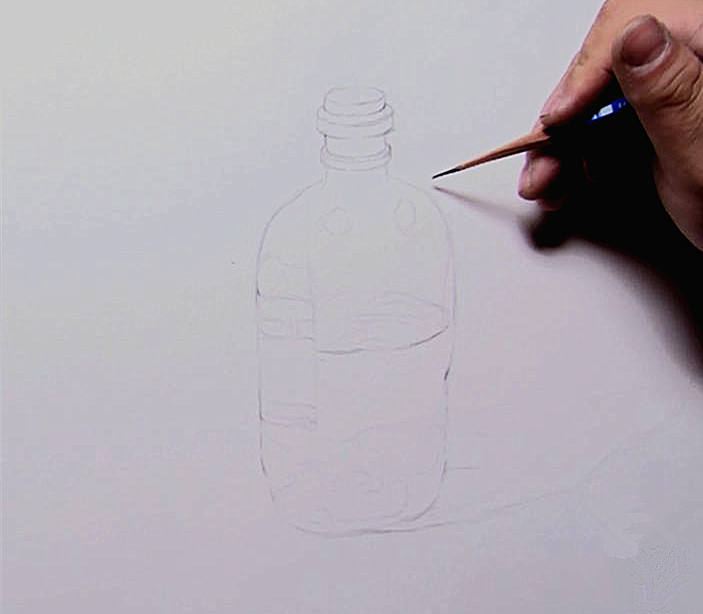 美术生画素描静物塑料制品的质感和表现技巧