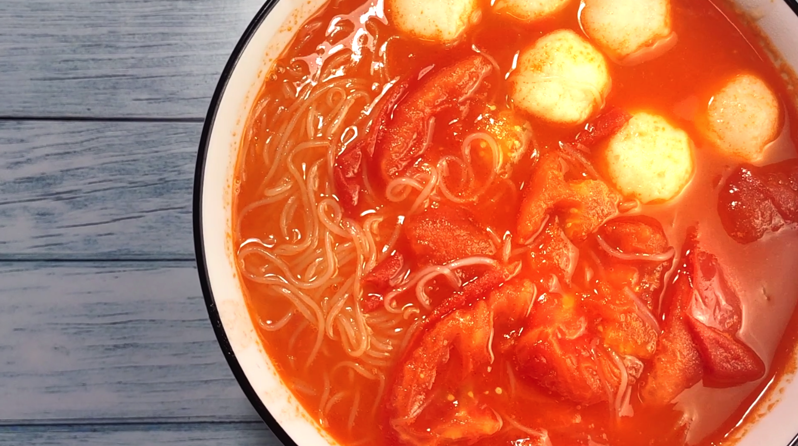 番茄粉丝鱼丸汤怎么做?美味健康又好吃!