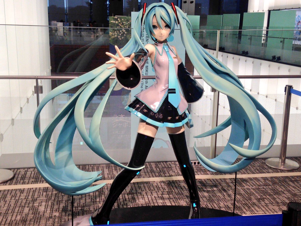 miku10 初音未来10周年展今日开展 等身初音手办引人瞩目