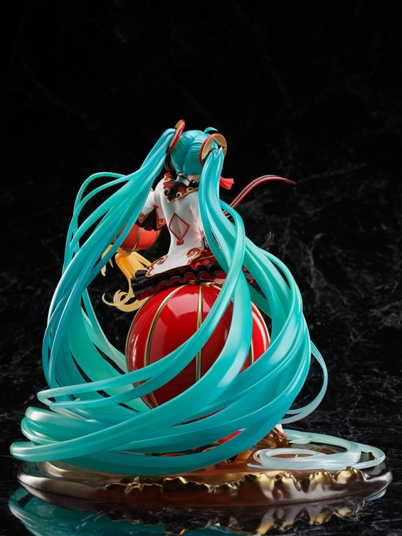 初音未来2021春节手办的服饰都采用了浓郁的中国风设计,超长的头发