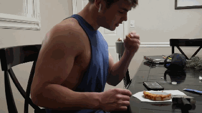 精瘦小伙难长肉,坚持健身3个月后却看到肌肉围度暴涨