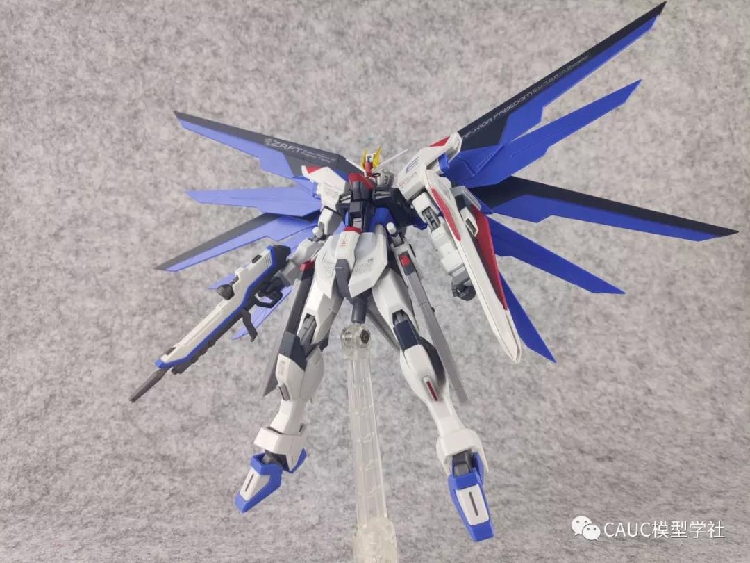 robot魂自由高达